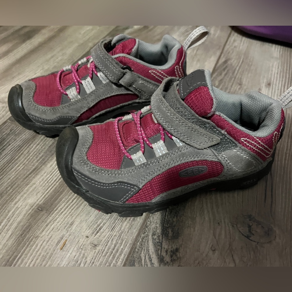 KEEN Kids' Fuchsia and Gray Sneakers